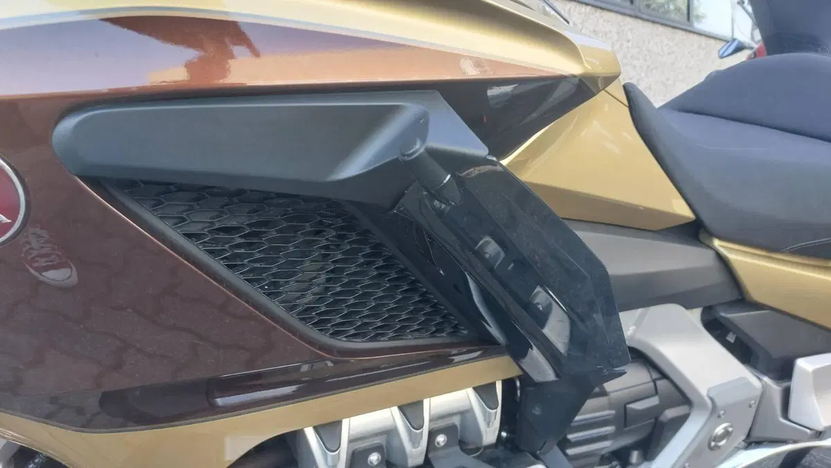 Honda GL 1800 Gold Wing Tour 50° Anniversario (2025 - 26) (7)