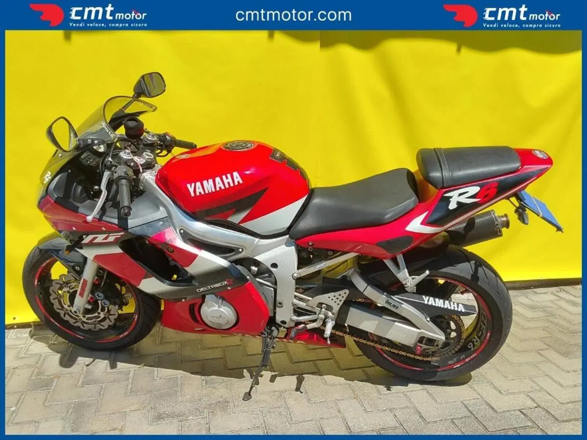 Yamaha YZF R6 (2001 - 02) (5)