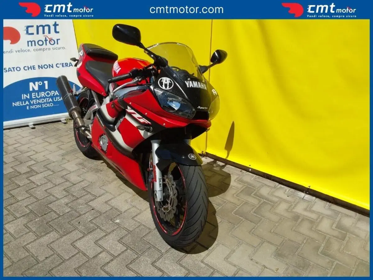 Yamaha YZF R6 (2001 - 02) (7)