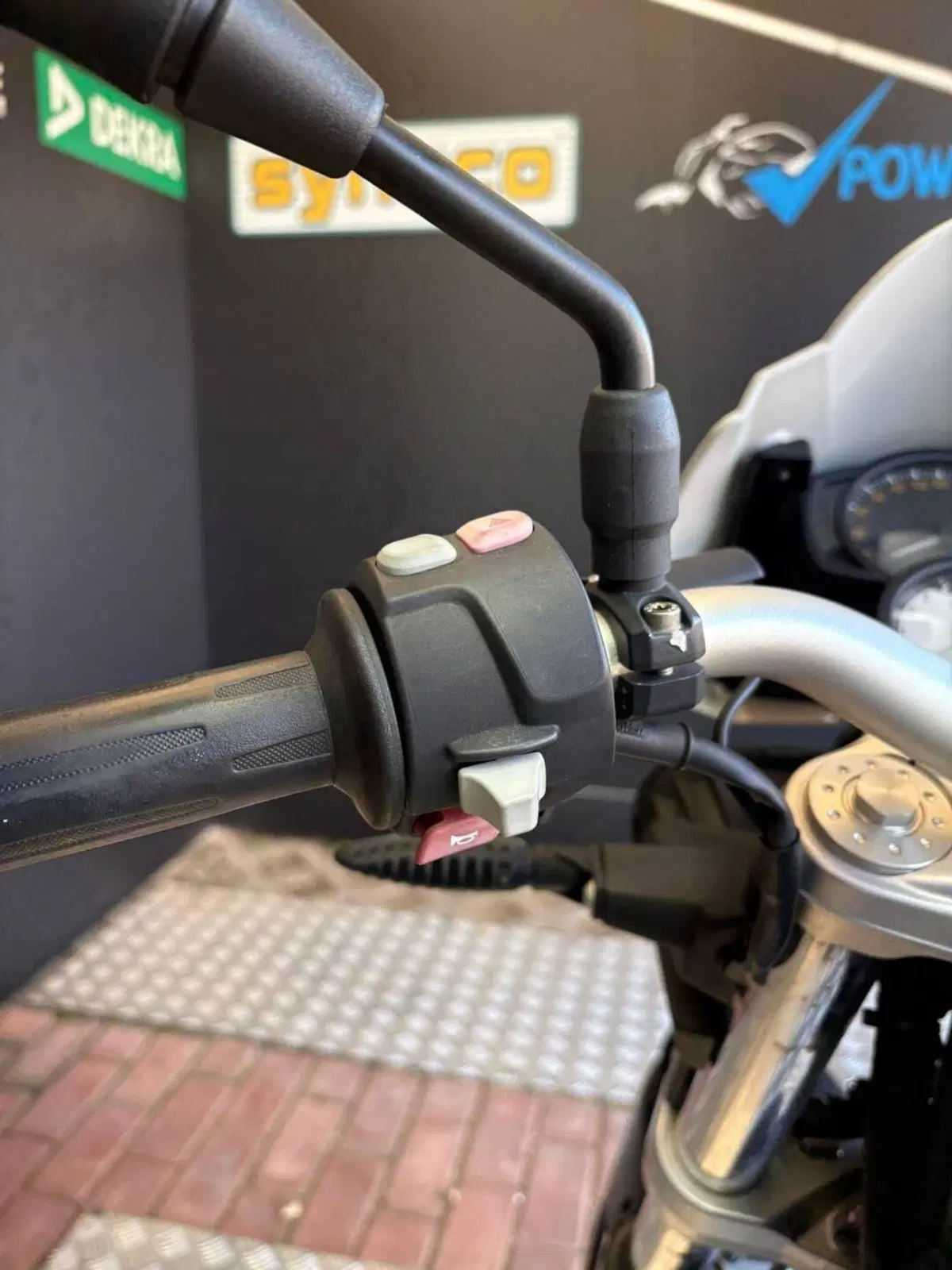 Bmw F 800 R (2009 - 11) (5)