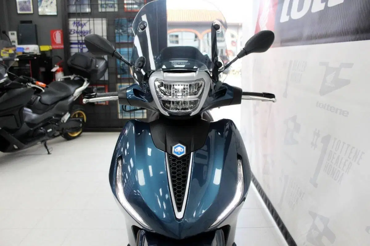Piaggio Beverly 400 ABS-ASR (2021 - 24) (4)