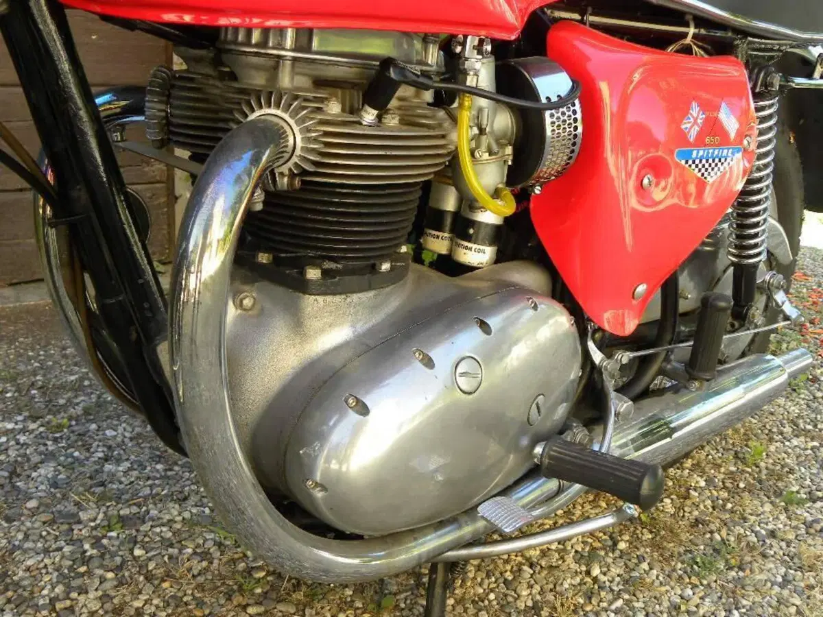 Bsa Spitfire 650 (5)