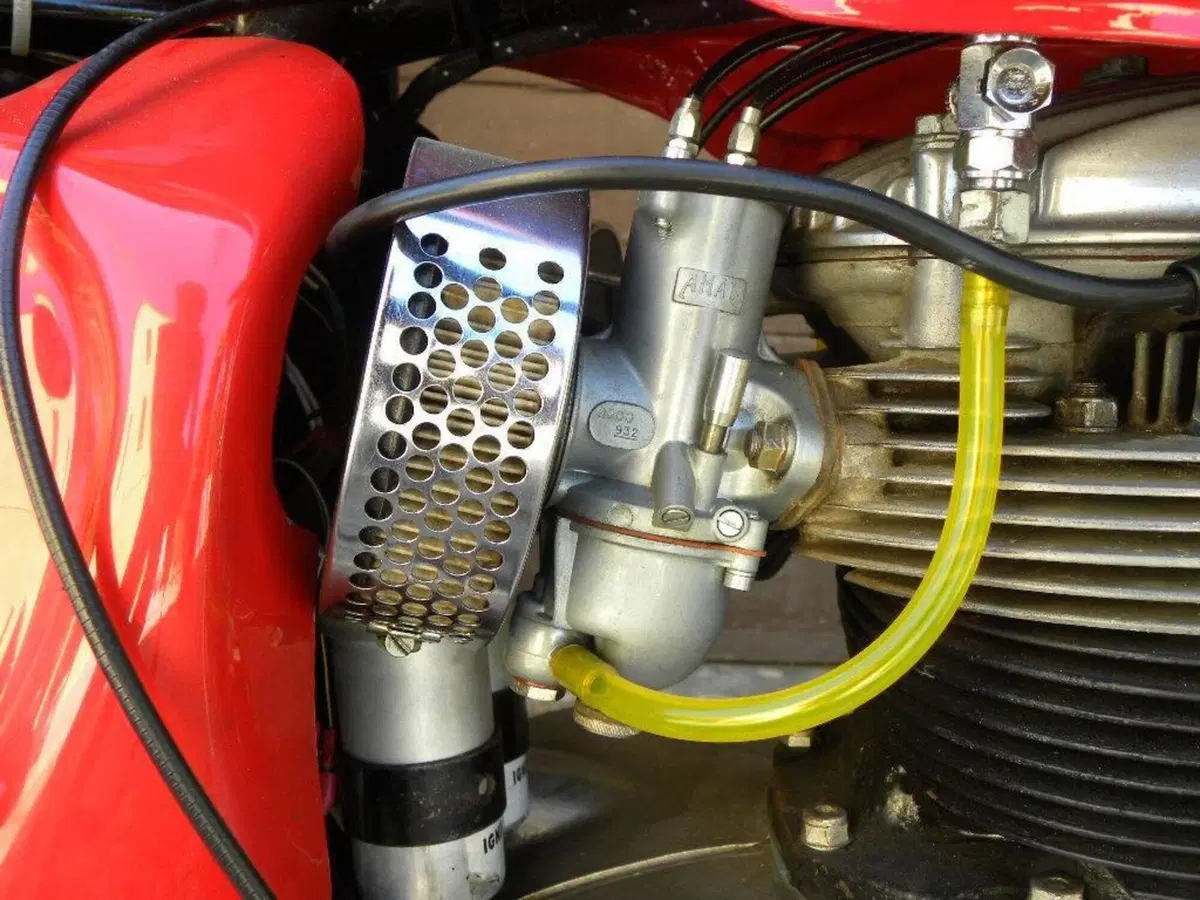Bsa Spitfire 650 (6)