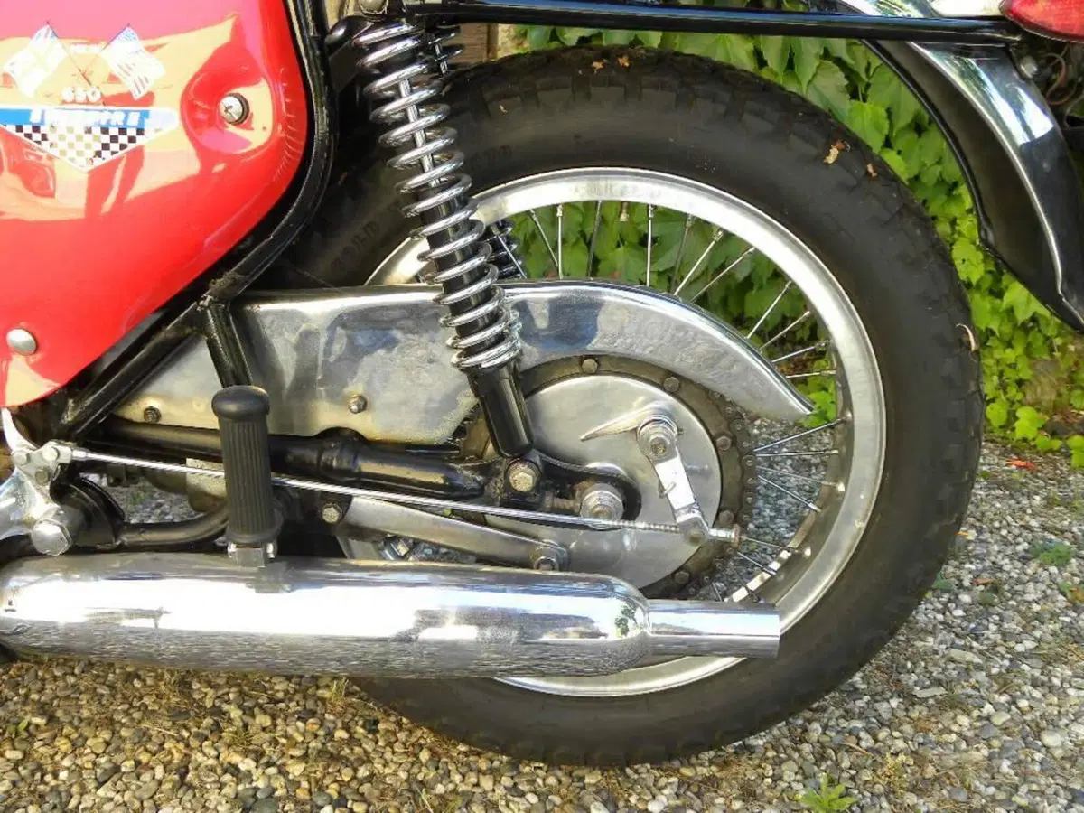 Bsa Spitfire 650 (8)