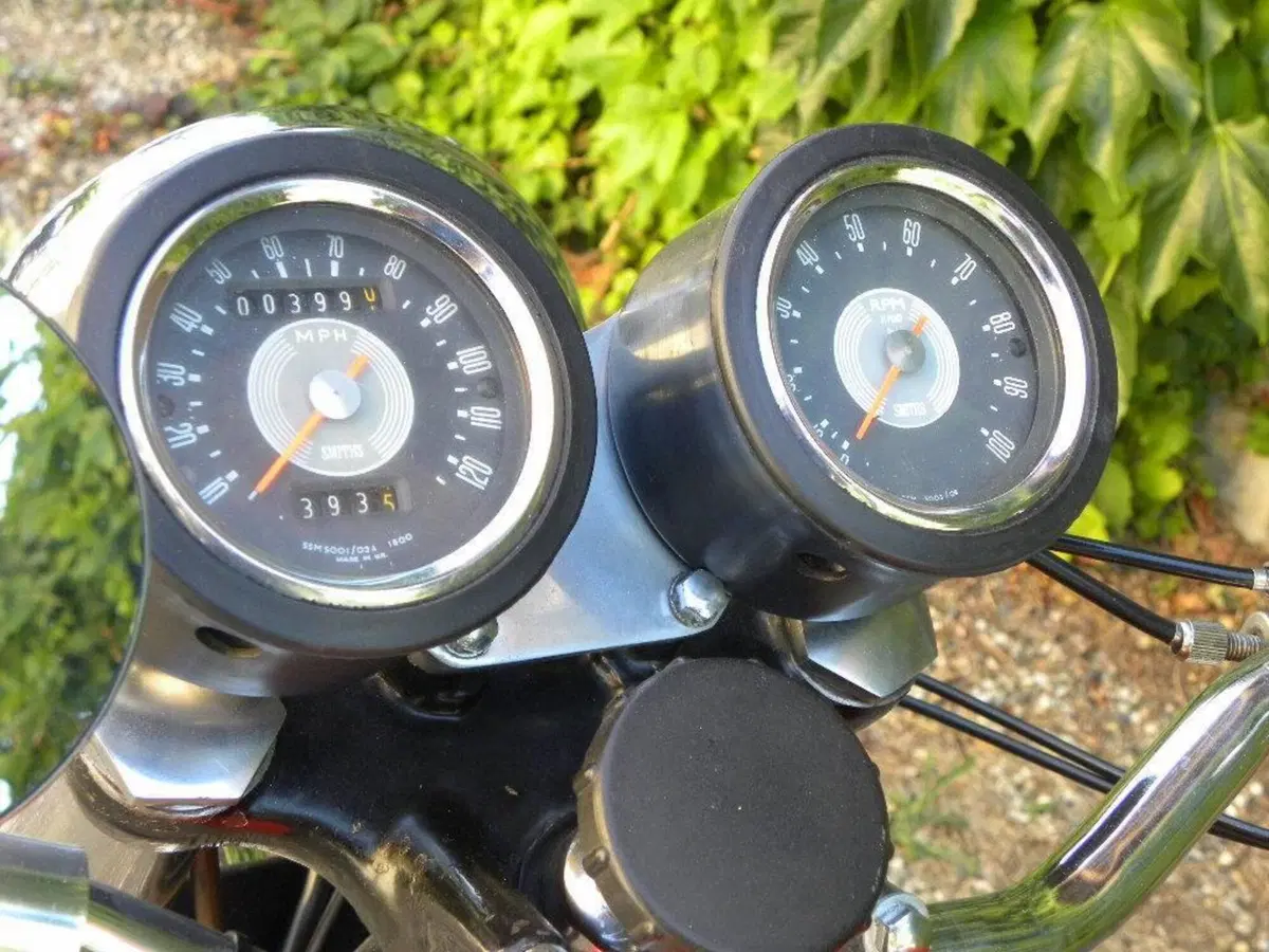 Bsa Spitfire 650 (9)