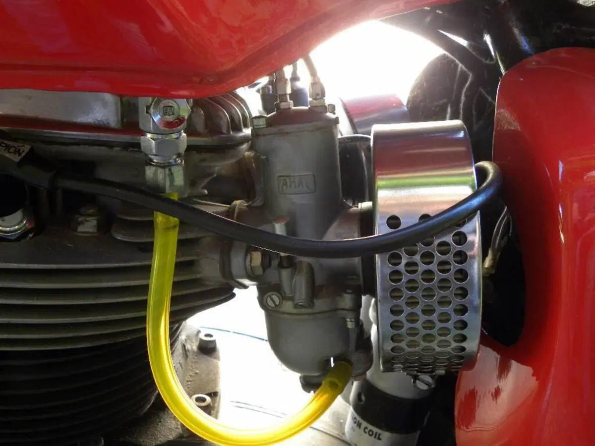 Bsa Spitfire 650 (11)