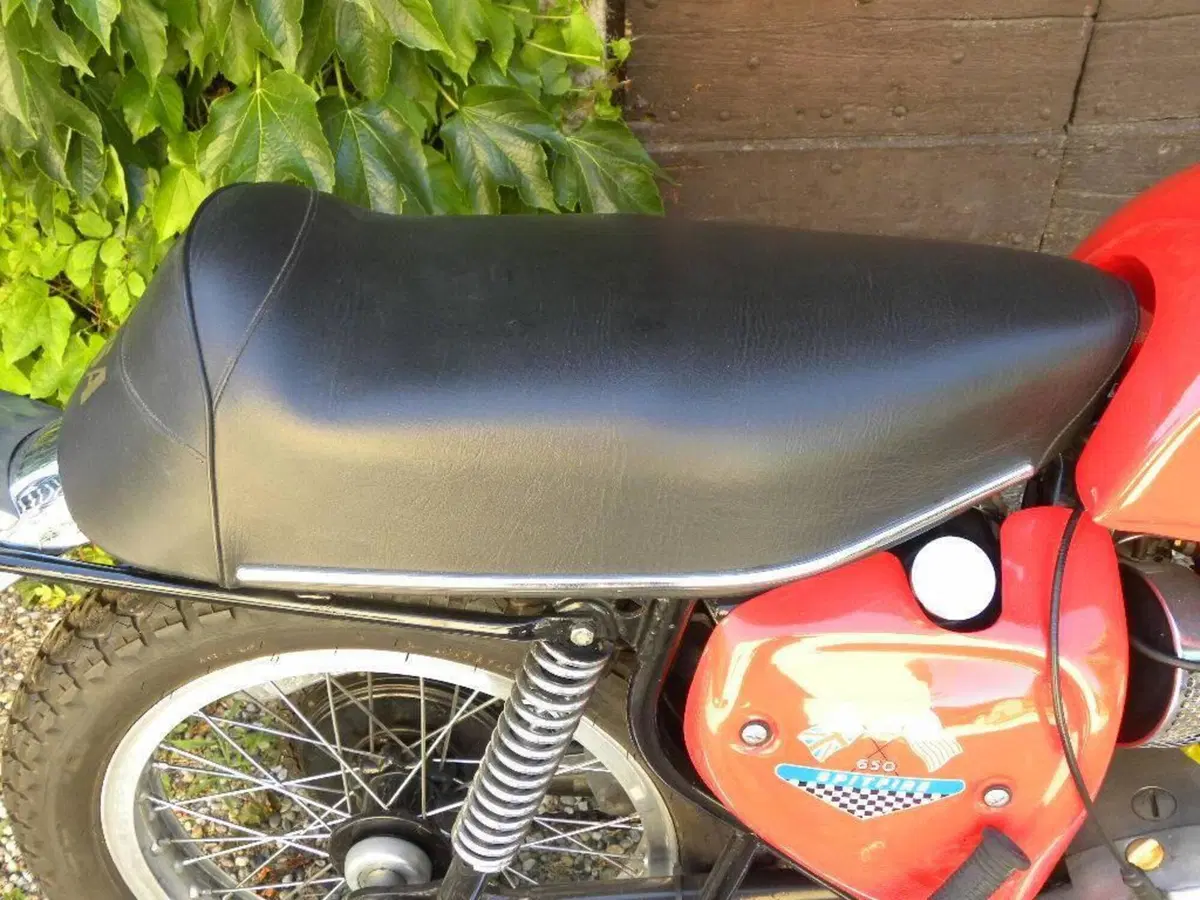 Bsa Spitfire 650 (13)