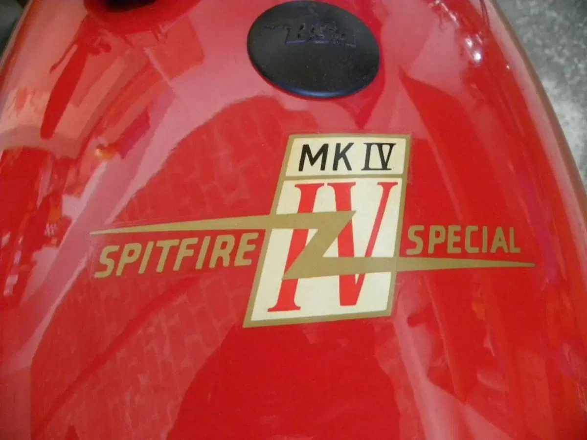 Bsa Spitfire 650 (15)