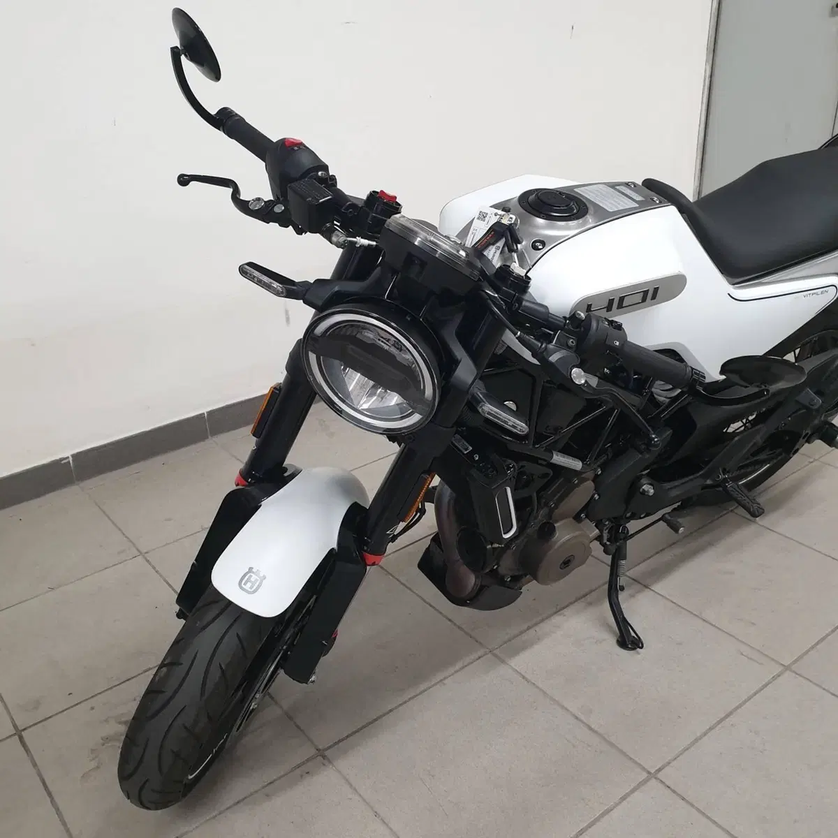 Husqvarna Vitpilen 401 (2021 - 23) (4)