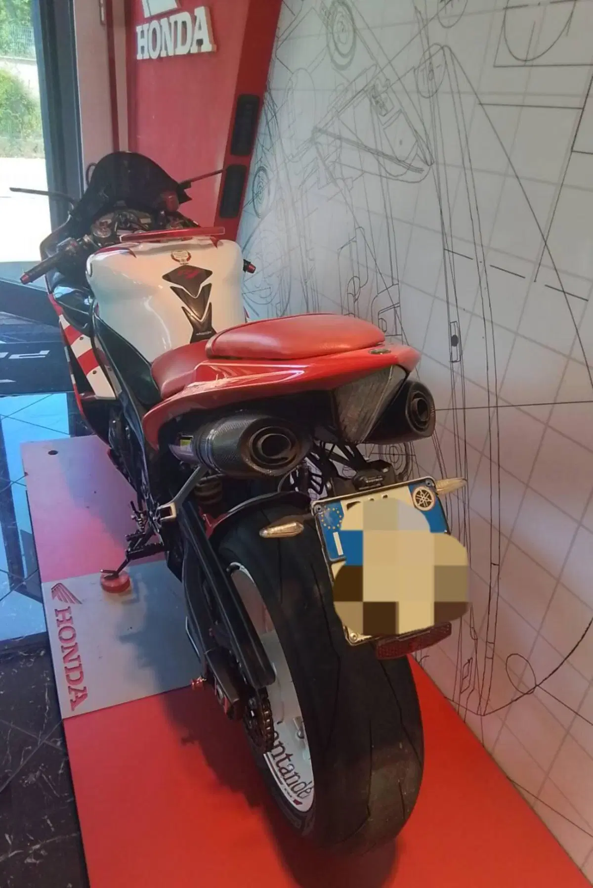 Yamaha YZF R1 (2009 - 11) (6)