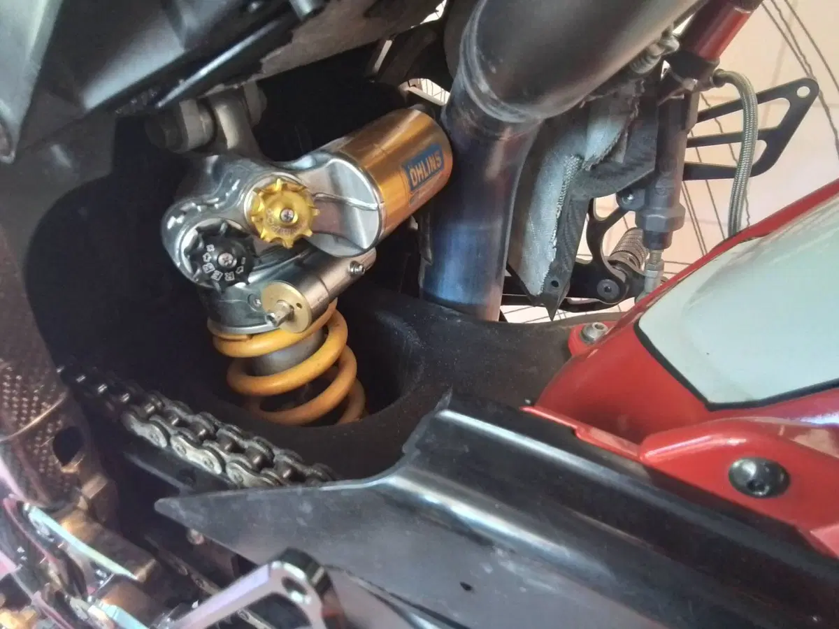 Yamaha YZF R1 (2009 - 11) (10)
