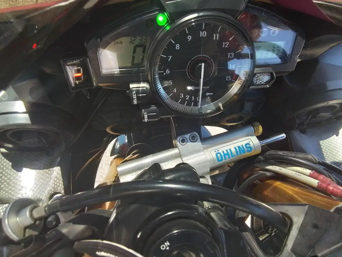 Yamaha YZF R1 (2009 - 11) (16)