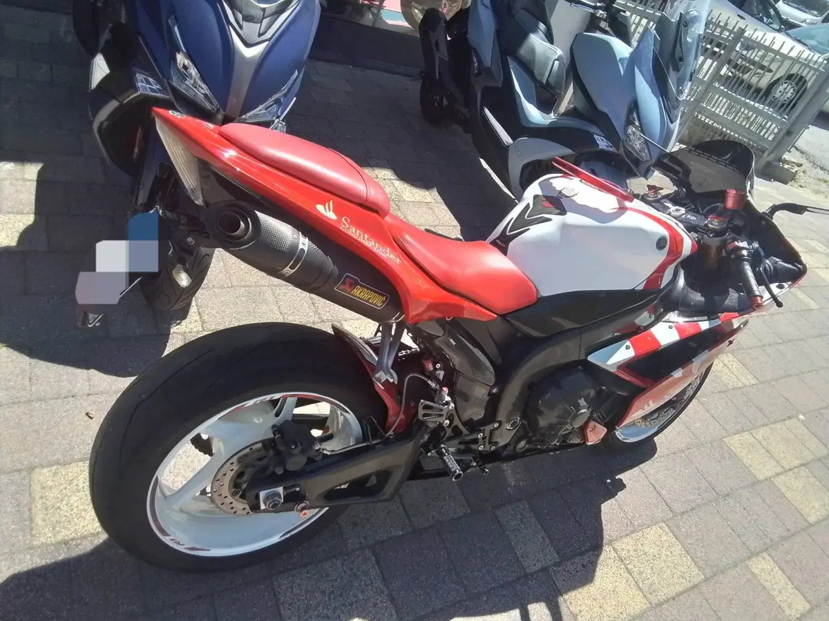 Yamaha YZF R1 (2009 - 11) (17)