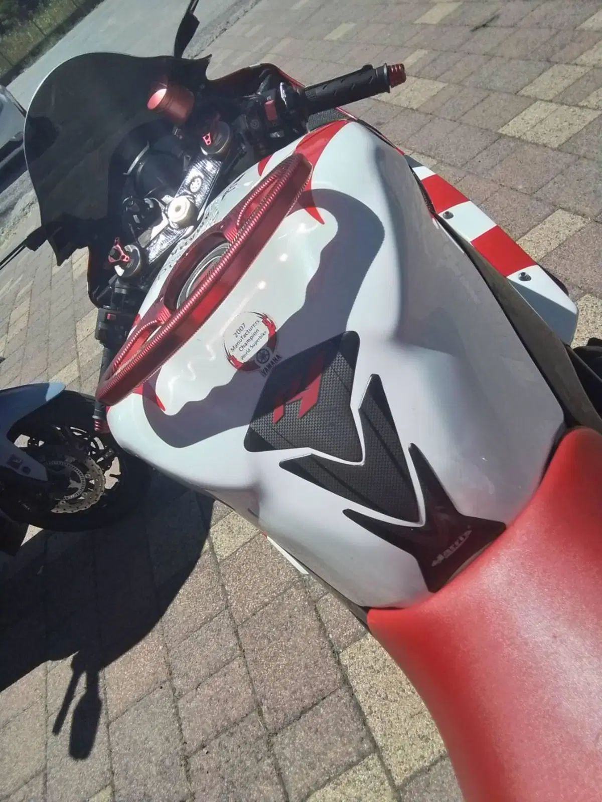 Yamaha YZF R1 (2009 - 11) (18)