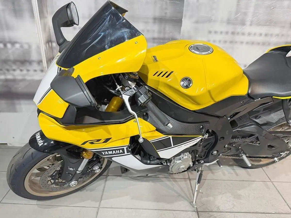 Yamaha YZF R1 60th Anniversary (2015 - 16) (3)