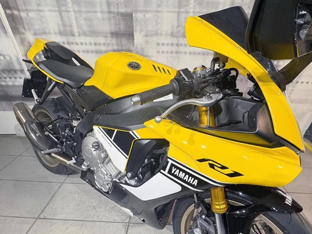 Yamaha YZF R1 60th Anniversary (2015 - 16) (4)