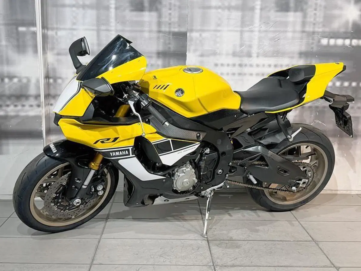 Yamaha YZF R1 60th Anniversary (2015 - 16) (7)