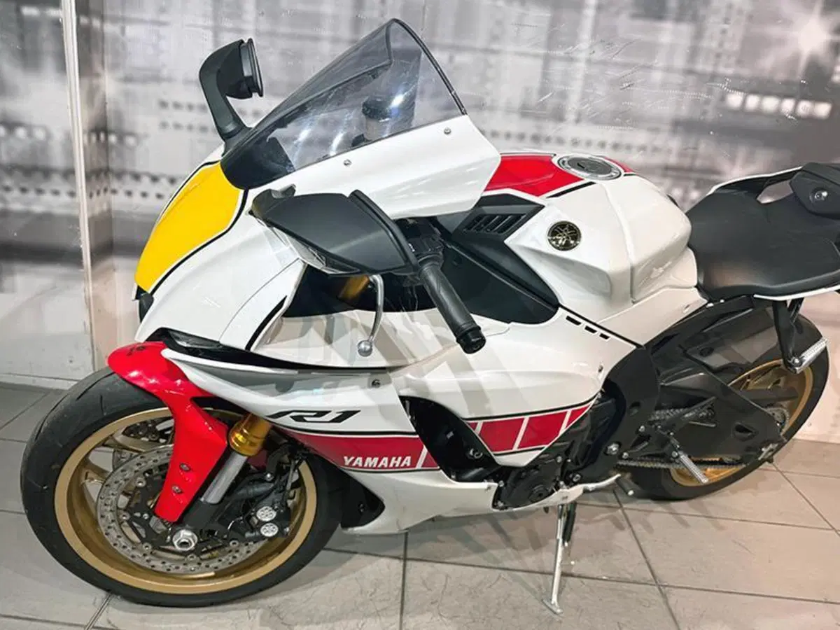 Yamaha YZF R1 World GP 60th Anniversary (2022 - 23) (3)