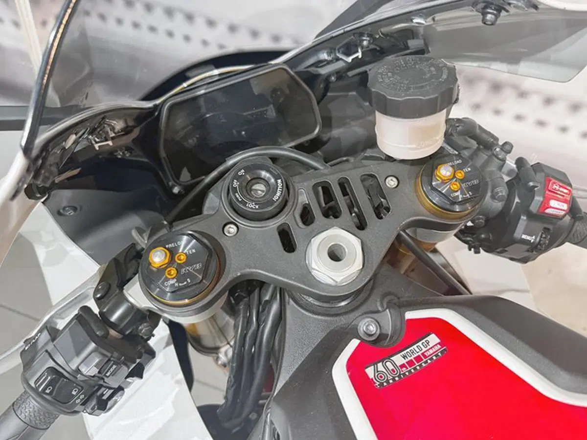 Yamaha YZF R1 World GP 60th Anniversary (2022 - 23) (6)