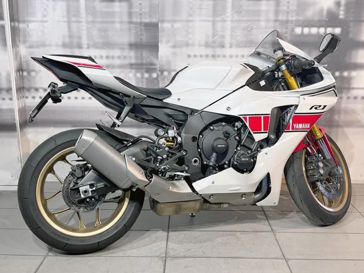 Yamaha YZF R1 World GP 60th Anniversary (2022 - 23) (8)