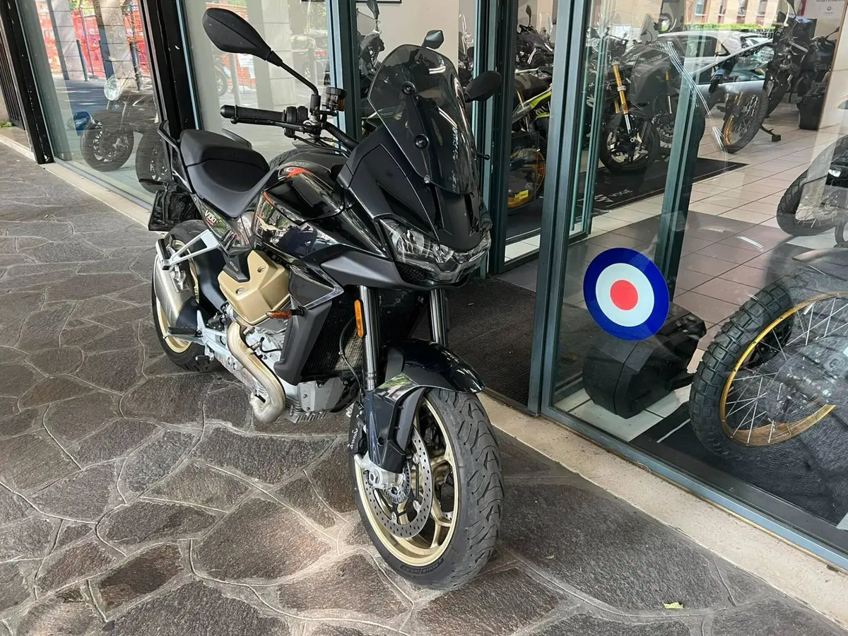 Moto Guzzi V100 Mandello (2022 - 24) (2)