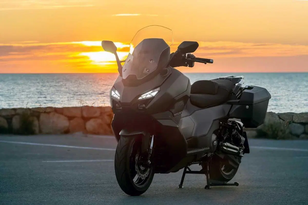 SYM TTLBT: la moto da viaggio che si finge scooter (o forse il contrario) [VIDEO] (2)