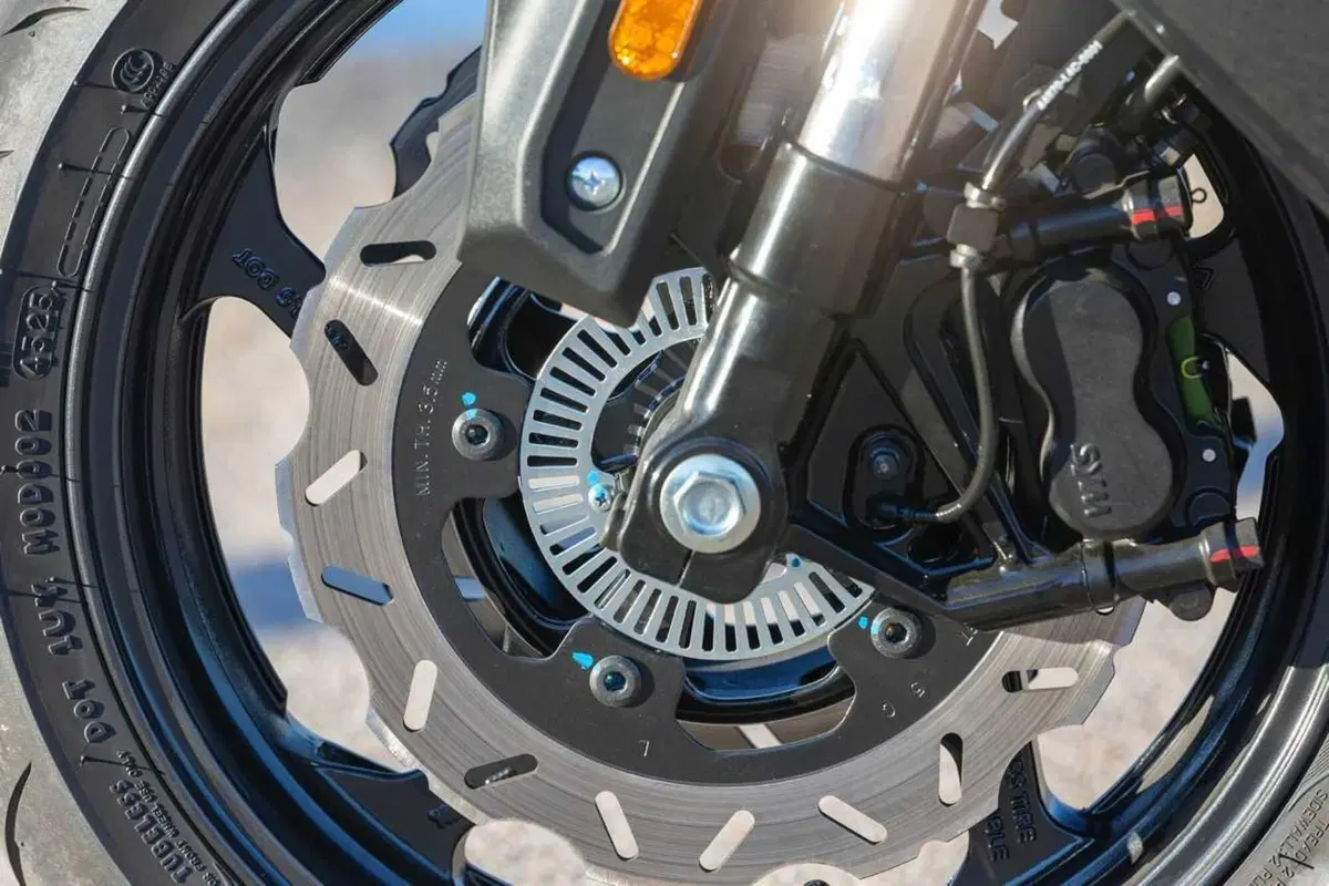SYM TTLBT: la moto da viaggio che si finge scooter (o forse il contrario) [VIDEO] (10)