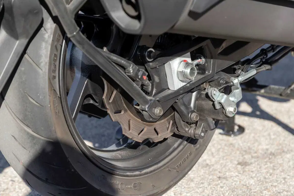 SYM TTLBT: la moto da viaggio che si finge scooter (o forse il contrario) [VIDEO] (33)