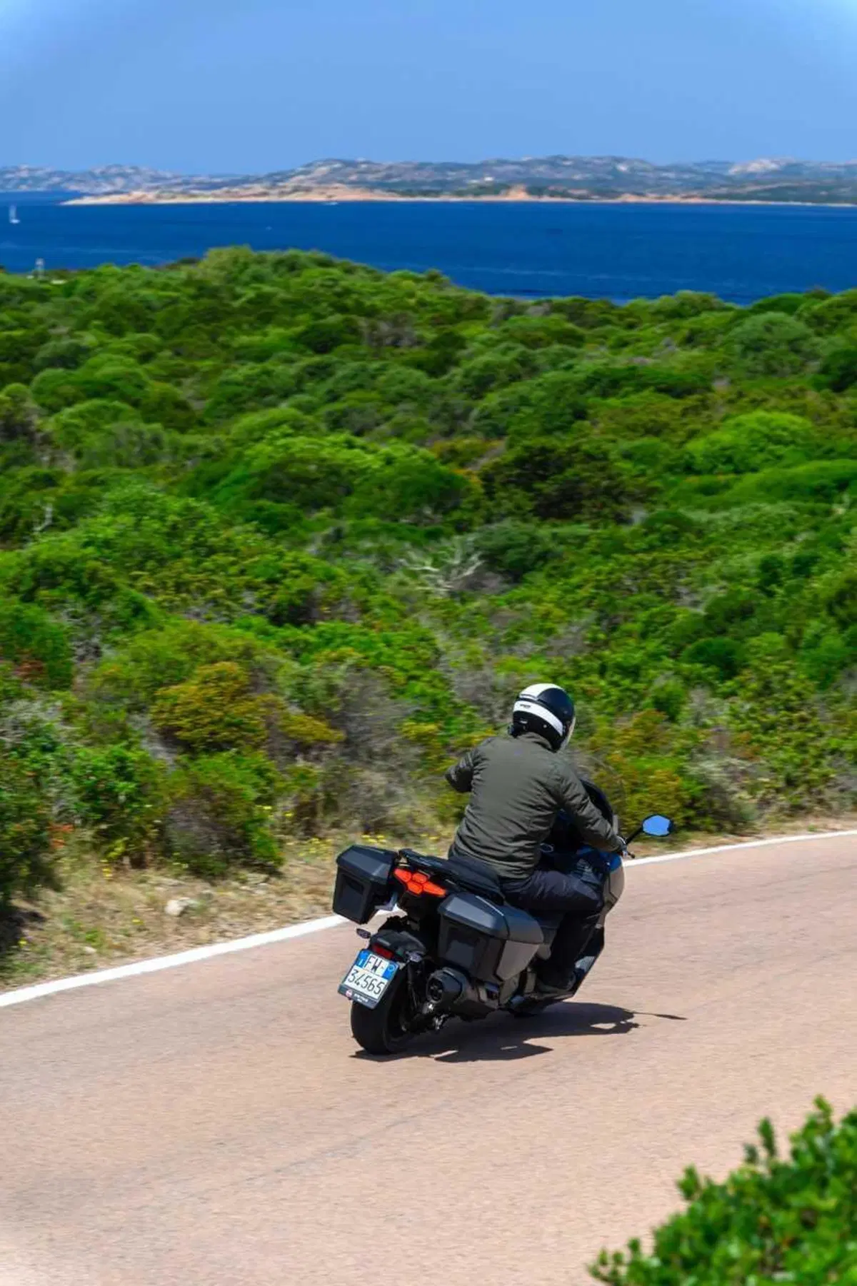 SYM TTLBT: la moto da viaggio che si finge scooter (o forse il contrario) [VIDEO]