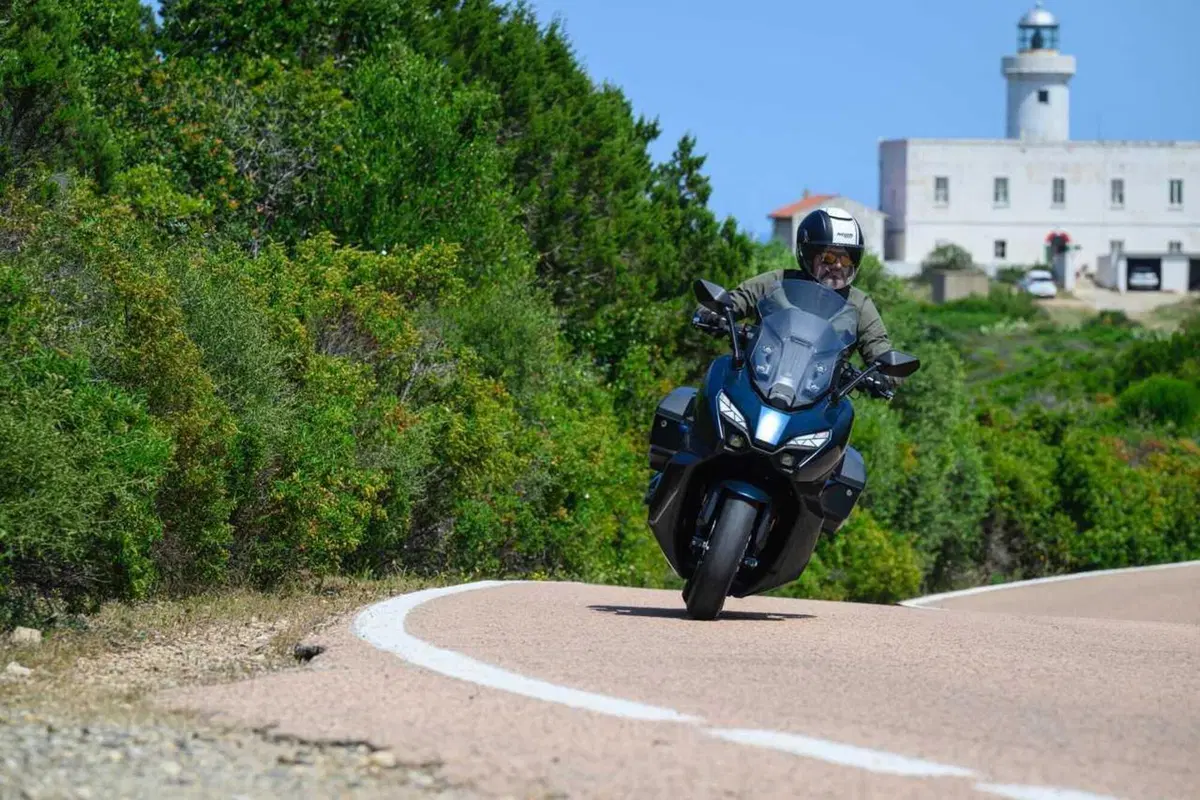 SYM TTLBT: la moto da viaggio che si finge scooter (o forse il contrario) [VIDEO] (9)
