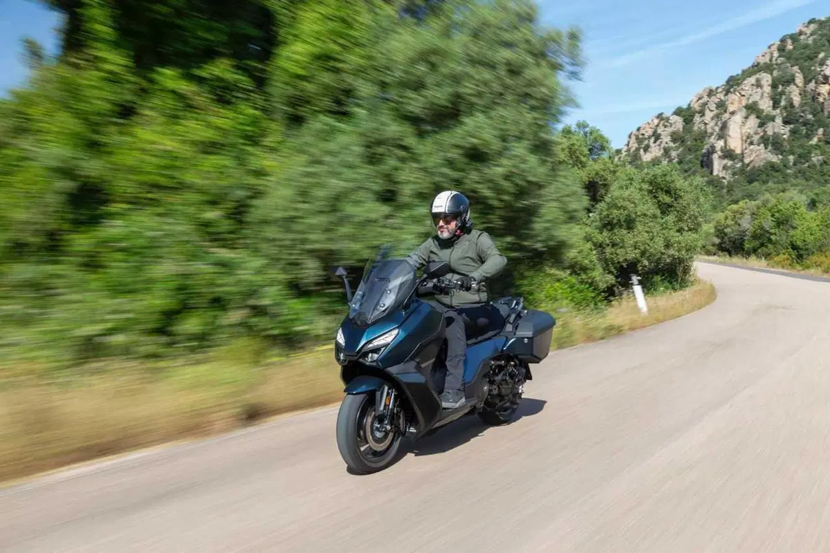 SYM TTLBT: la moto da viaggio che si finge scooter (o forse il contrario) [VIDEO] (21)