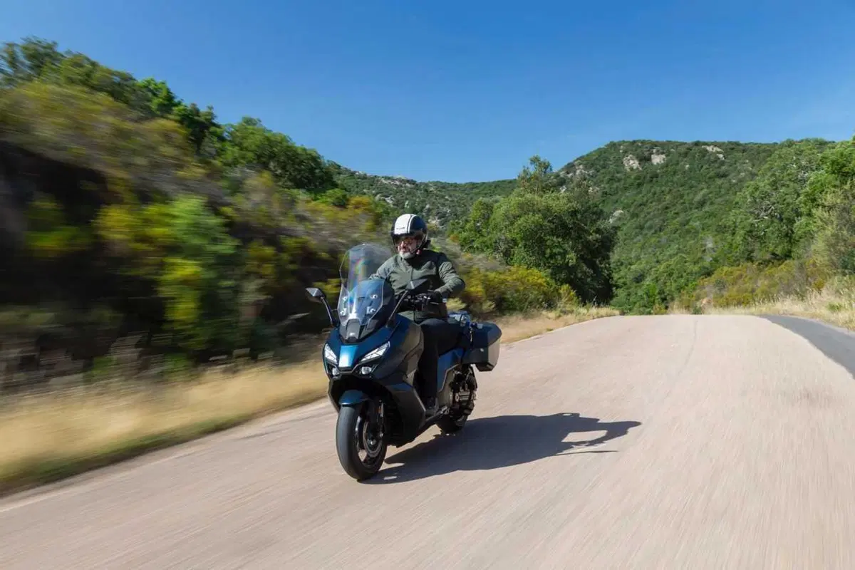 SYM TTLBT: la moto da viaggio che si finge scooter (o forse il contrario) [VIDEO] (24)