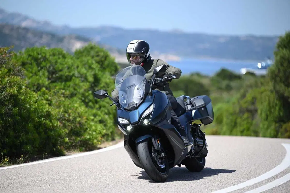 SYM TTLBT: la moto da viaggio che si finge scooter (o forse il contrario) [VIDEO] (23)
