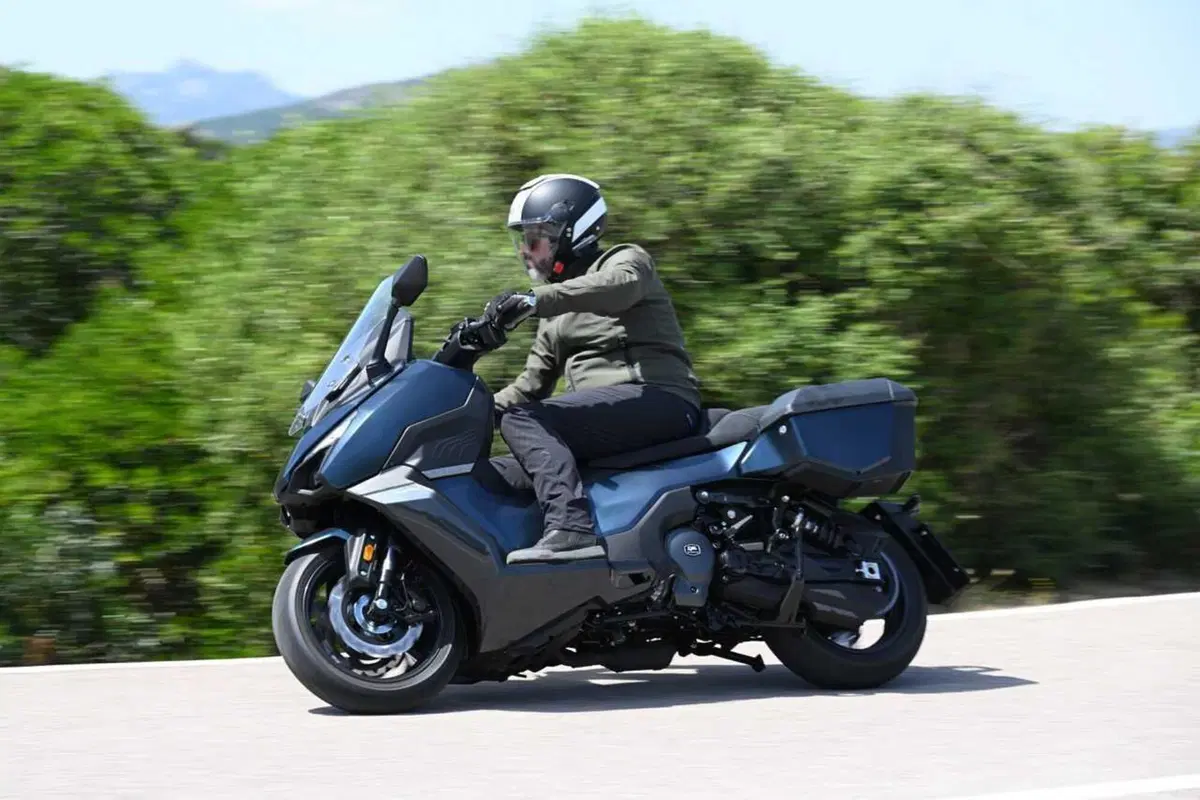 SYM TTLBT: la moto da viaggio che si finge scooter (o forse il contrario) [VIDEO] (31)
