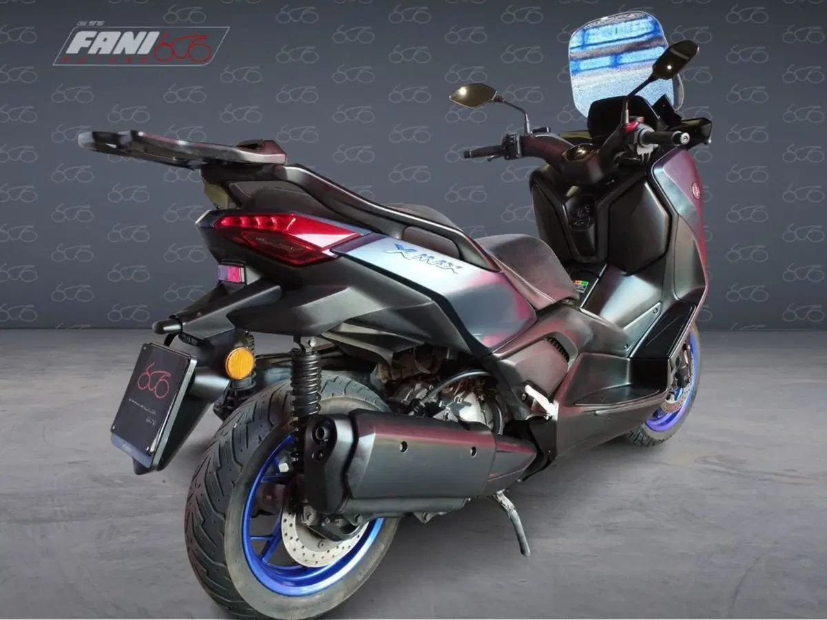 Yamaha X-Max 300 (2021 - 24) (4)