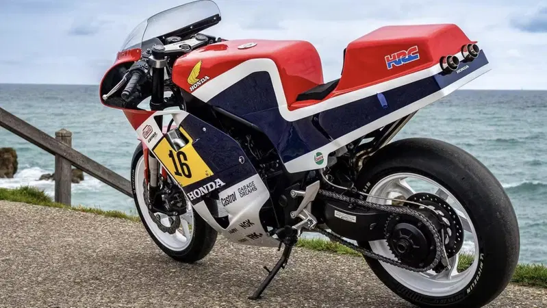 Honda CB 750 R Last Lap: una custom che rievoca gli anni &lsquo;80 e omaggia Freddie Spencer [GALLERY]