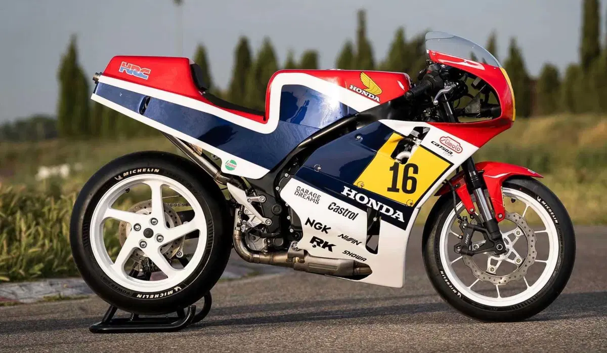 Honda CB 750 R Last Lap: una custom che rievoca gli anni ‘80 e omaggia Freddie Spencer [GALLERY] (4)