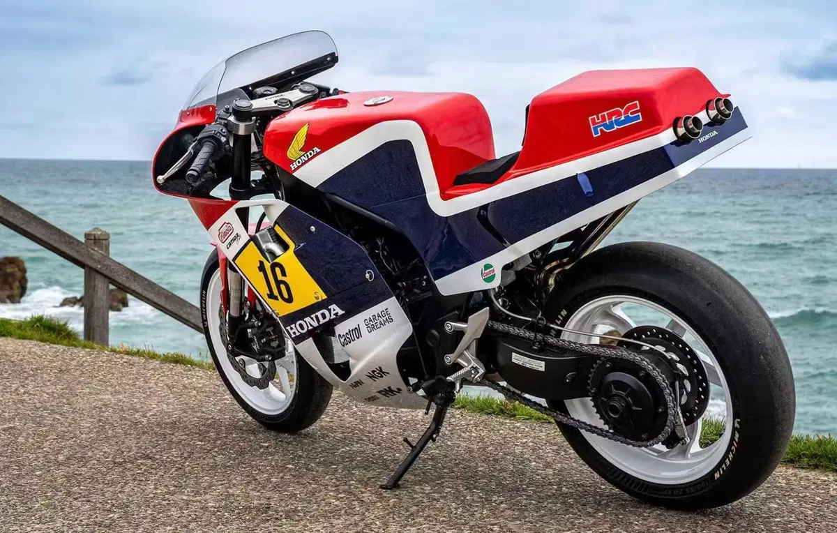 Honda CB 750 R Last Lap: una custom che rievoca gli anni ‘80 e omaggia Freddie Spencer [GALLERY] (7)