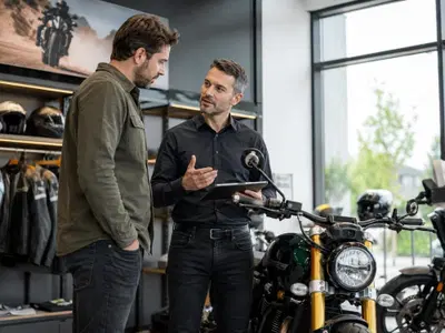L'evoluzione del venditore moto: da "piazzista" a consulente di fiducia