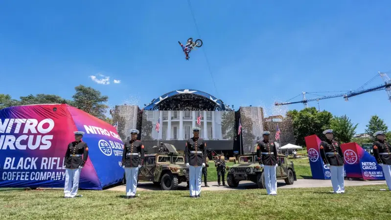 Travis Pastrana ha fatto un backflip nel giardino della Casa Bianca