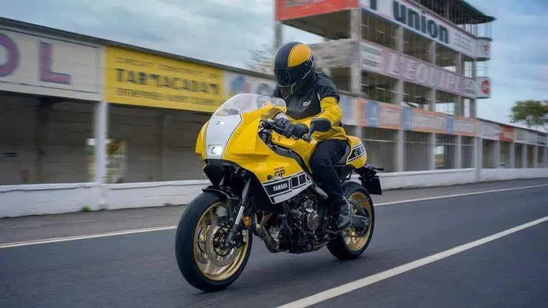 La XSR900 GP 2026 arriva nelle concessionarie Yamaha