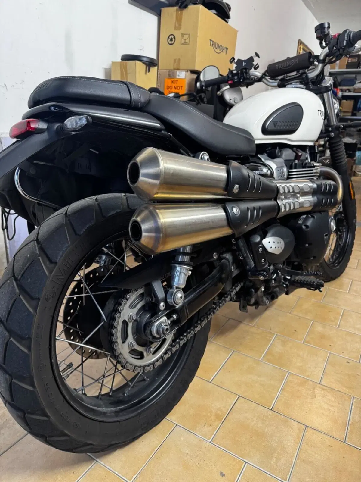 Triumph Street Scrambler 900 (2021 - 22) (2)