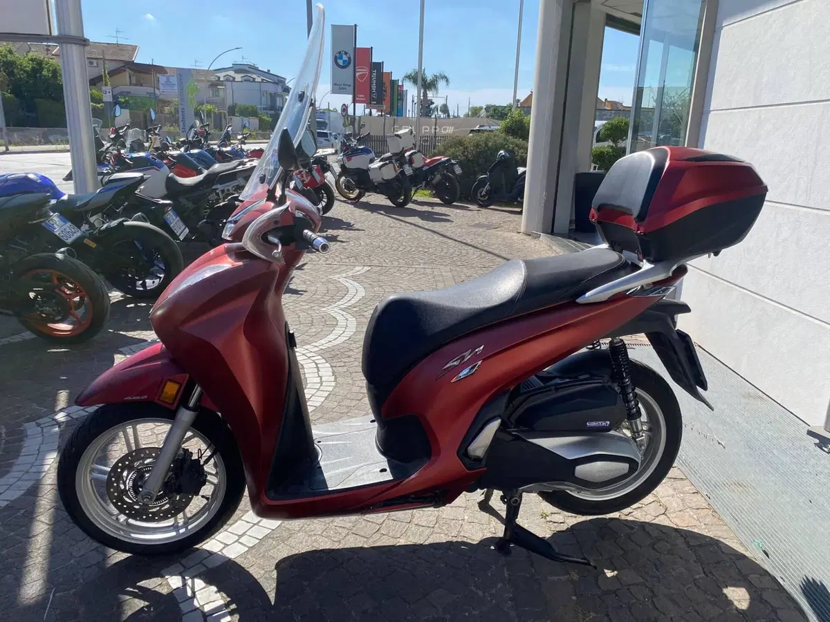 Honda SH 350 (2021 - 24) (2)