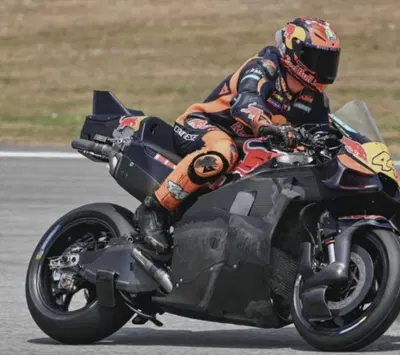 MotoGP 2026. Pol Espargar&oacute; torna in pista con la KTM: due giorni di test a Misano sul motore 850cc