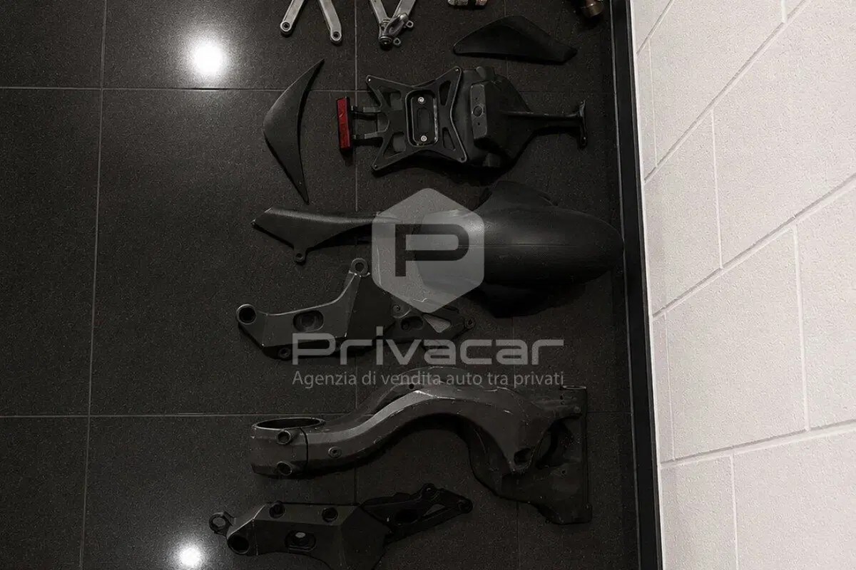 MV Agusta F4 750 S 1+1 (2000 - 02) (15)
