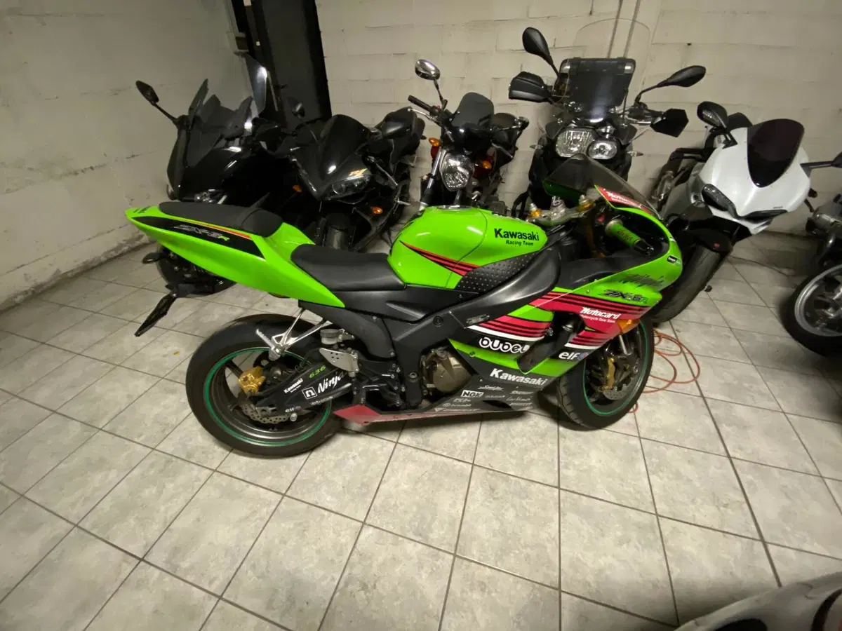 Kawasaki Ninja 636 ZX-6R (2005 - 06) (4)