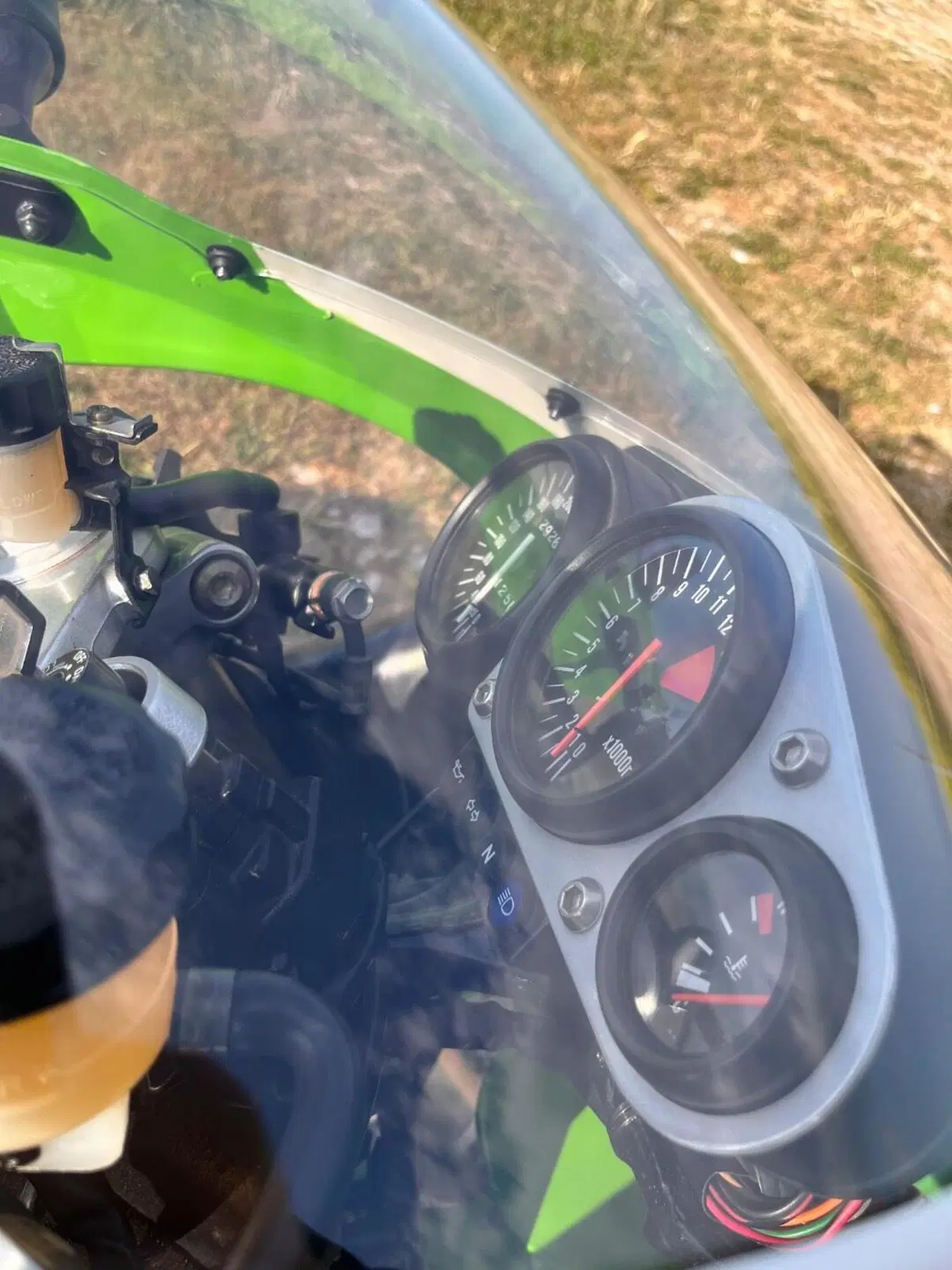 Kawasaki Ninja 750 ZX-7R (1996 - 00) (7)