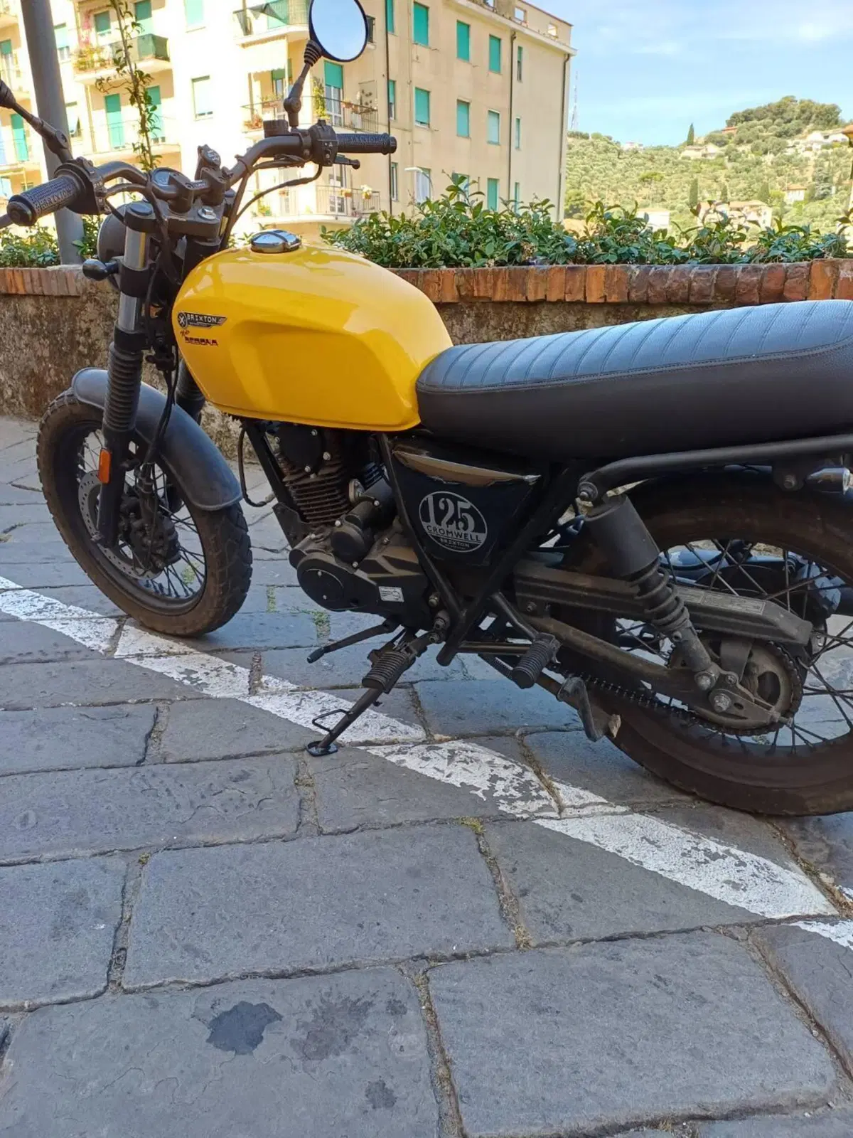 Brixton Motorcycles Cromwell 125 CBS (2021 - 26) (3)
