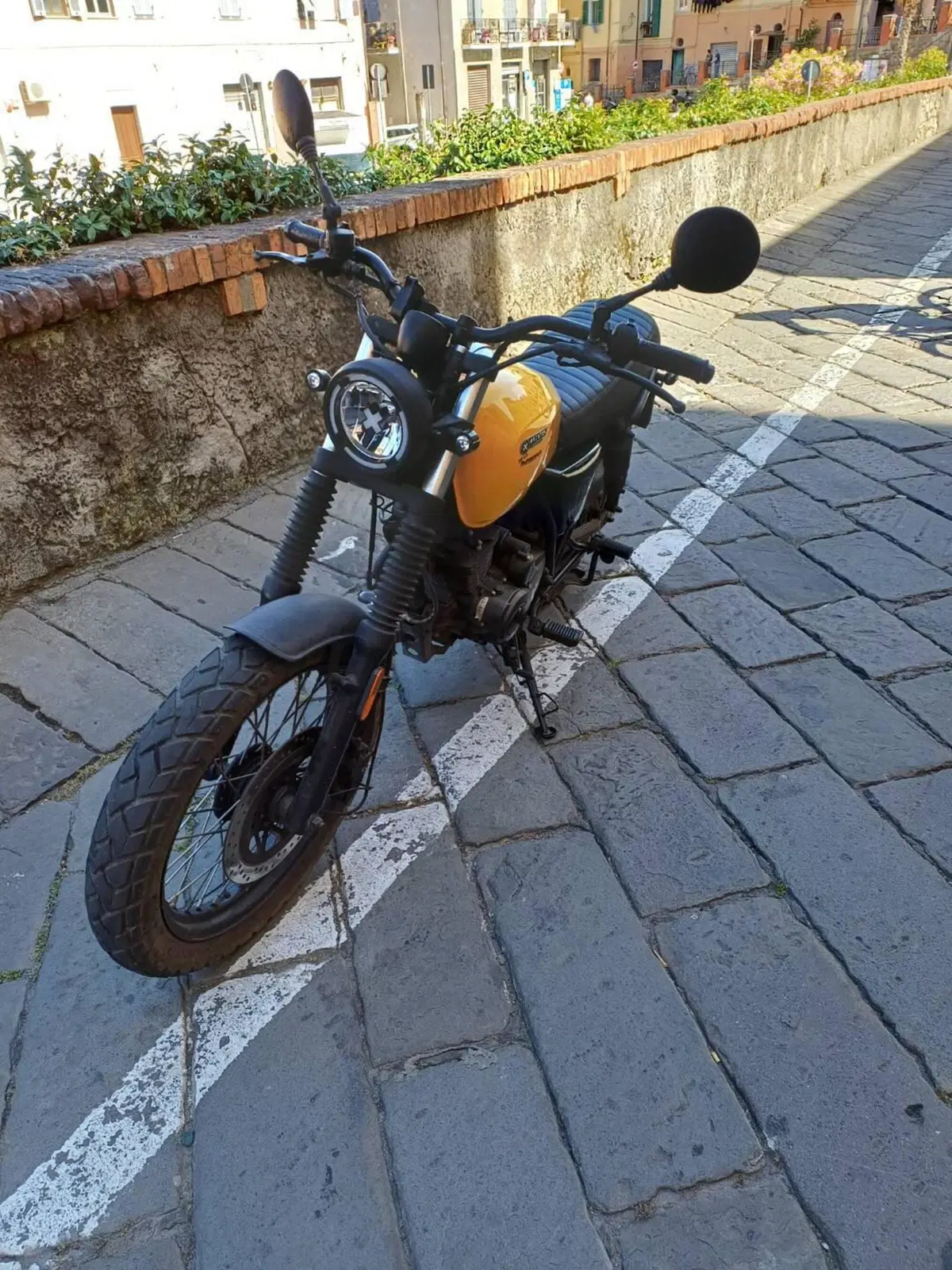 Brixton Motorcycles Cromwell 125 CBS (2021 - 26) (4)