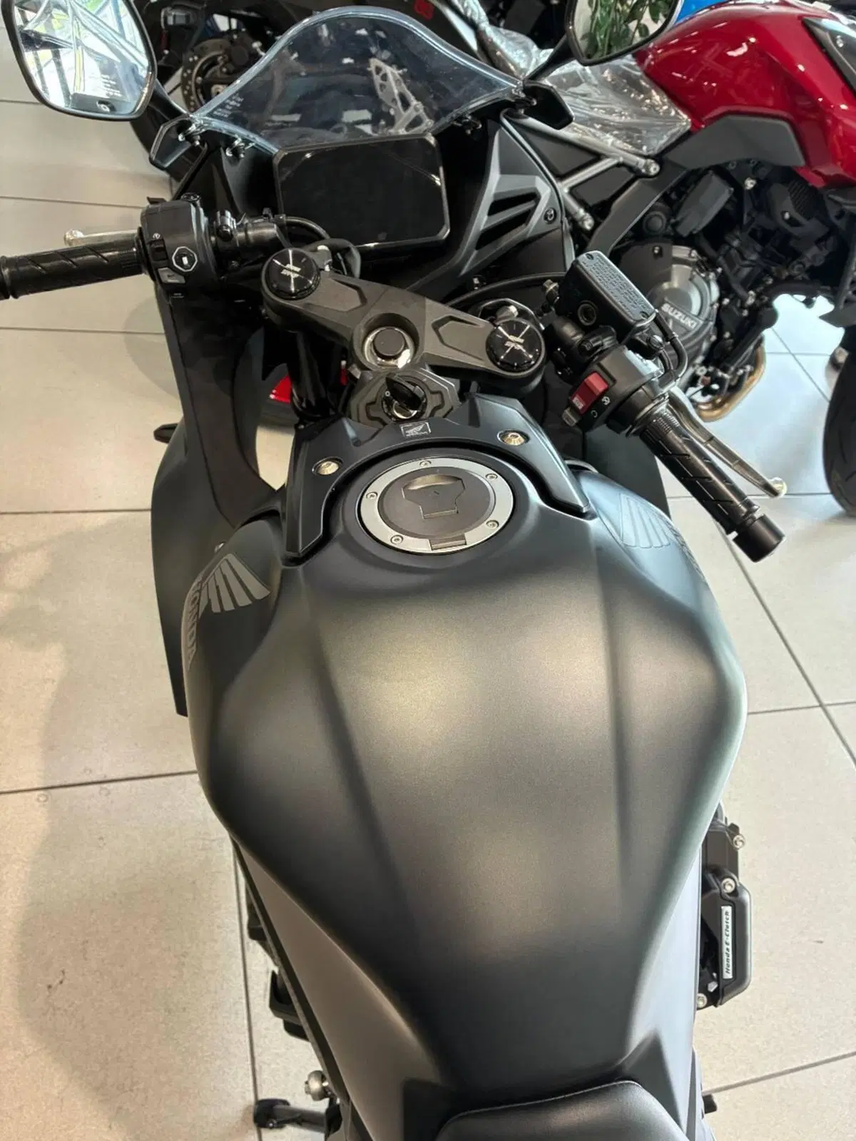 Honda CBR 650 R E-Clutch (2024 - 26) (6)